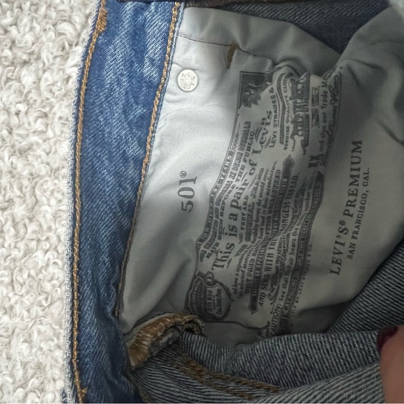 Levi's 501 Original Fit jeans - size 26 x 30, medium wash - Picture 7 of 7